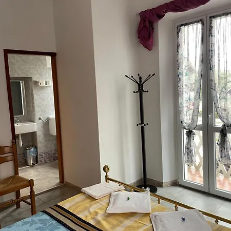 Guest house Le Del Baldo Parcheggio Gratuito In Centro Storico Peschiera del Garda